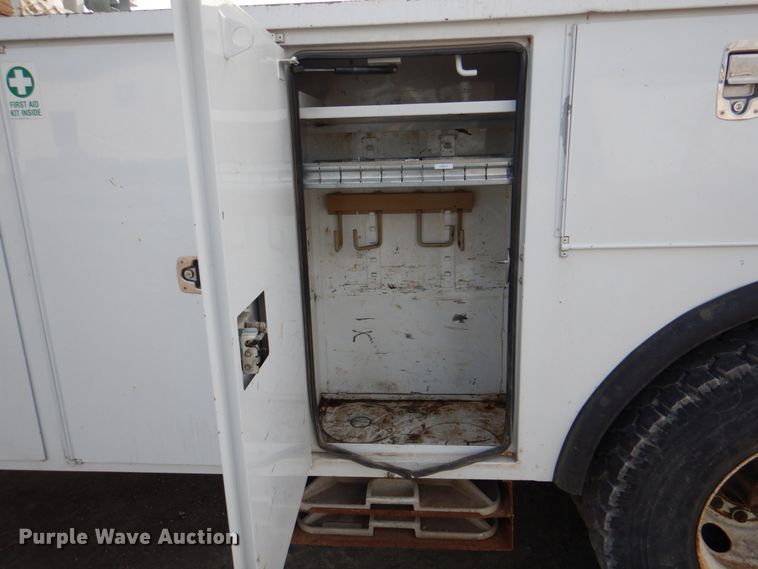 image for item IQ9466 2009 International DuraStar 4300  digger derrick truck