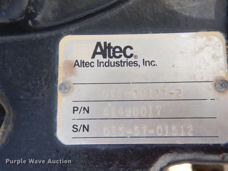 image for item IQ9466 2009 International DuraStar 4300  digger derrick truck