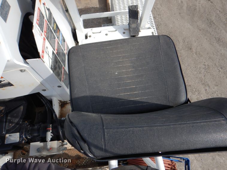 image for item IQ9466 2009 International DuraStar 4300  digger derrick truck