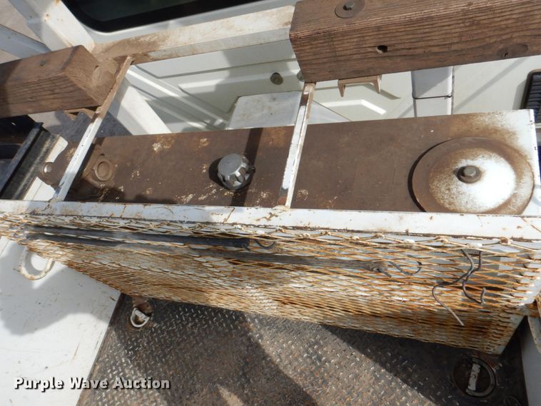 image for item IQ9466 2009 International DuraStar 4300  digger derrick truck