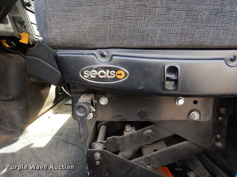 image for item IQ9466 2009 International DuraStar 4300  digger derrick truck