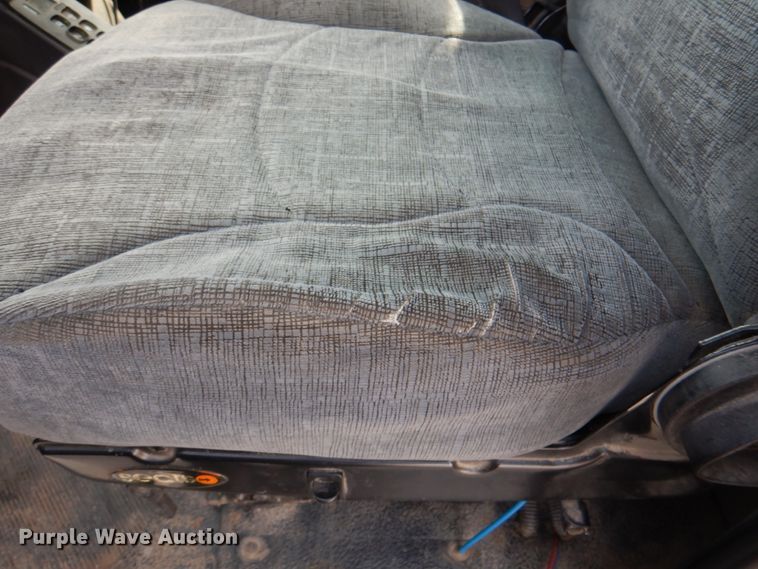 image for item IQ9466 2009 International DuraStar 4300  digger derrick truck