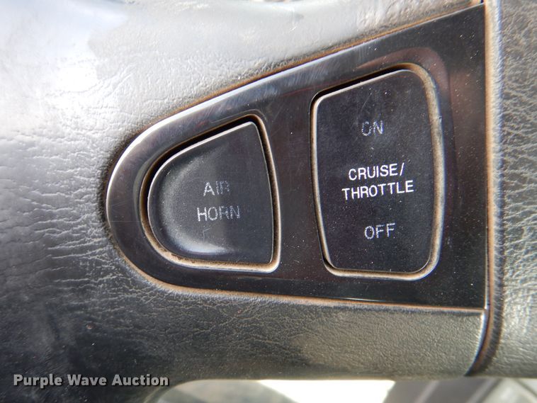 image for item IQ9466 2009 International DuraStar 4300  digger derrick truck