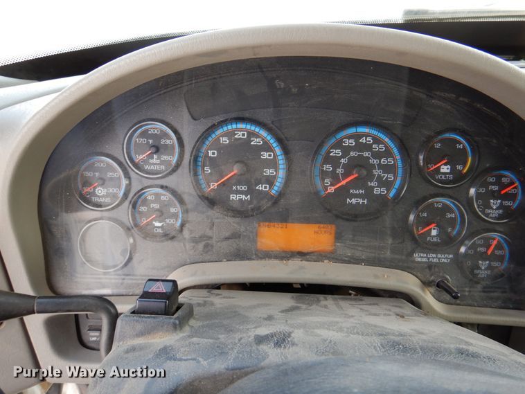 image for item IQ9466 2009 International DuraStar 4300  digger derrick truck