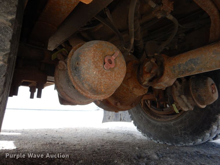 image for item IQ9466 2009 International DuraStar 4300  digger derrick truck