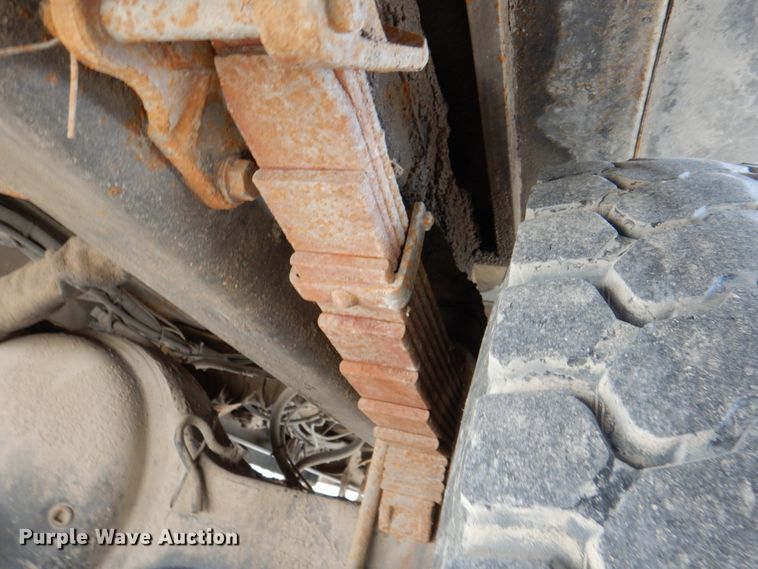 image for item IQ9466 2009 International DuraStar 4300  digger derrick truck