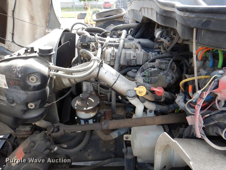 image for item IQ9466 2009 International DuraStar 4300  digger derrick truck