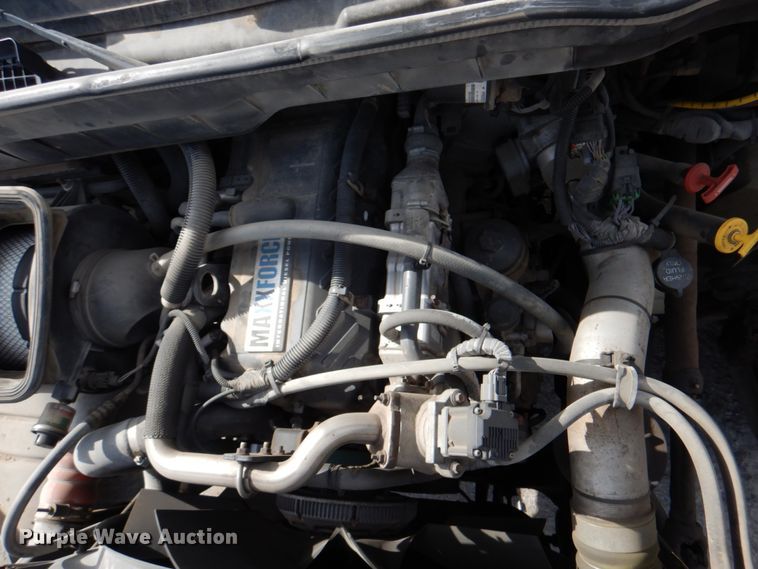 image for item IQ9466 2009 International DuraStar 4300  digger derrick truck