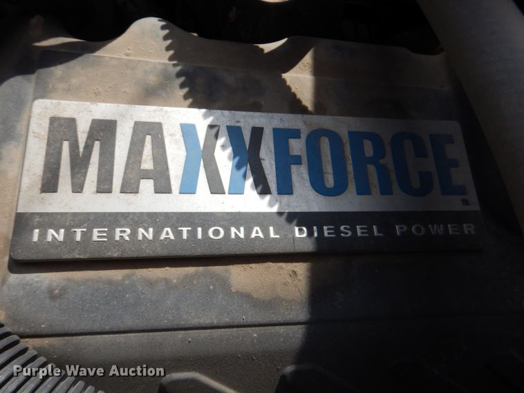 image for item IQ9466 2009 International DuraStar 4300  digger derrick truck