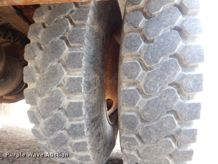 image for item IQ9466 2009 International DuraStar 4300  digger derrick truck