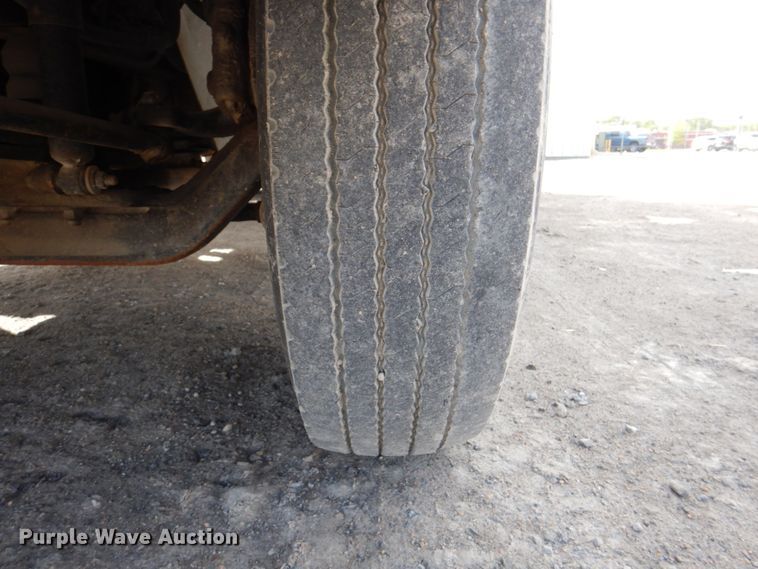 image for item IQ9466 2009 International DuraStar 4300  digger derrick truck