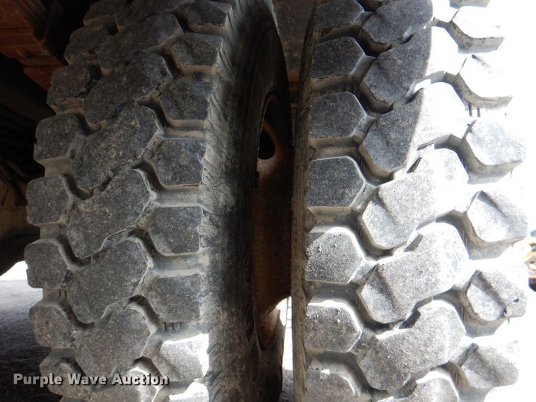 image for item IQ9466 2009 International DuraStar 4300  digger derrick truck