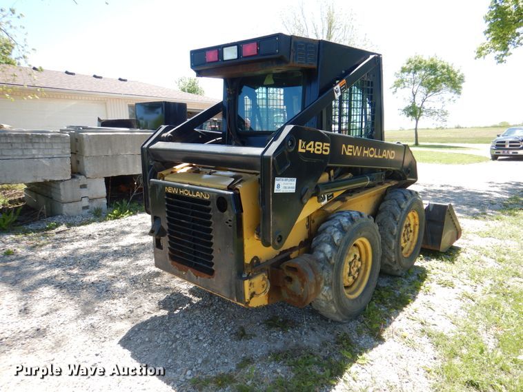 image for item IQ9480 1999 New Holland LX485  skid steer loader