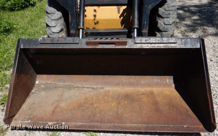 image for item IQ9480 1999 New Holland LX485  skid steer loader