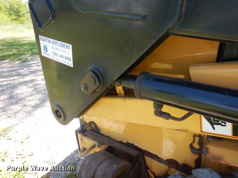 image for item IQ9480 1999 New Holland LX485  skid steer loader