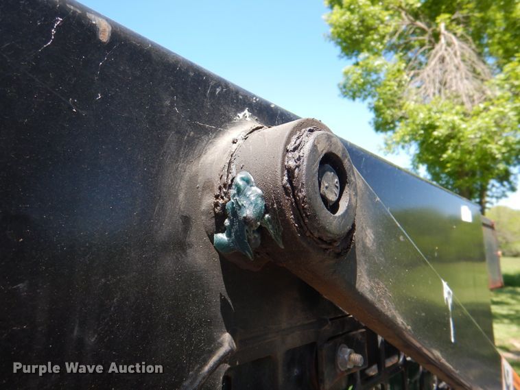 image for item IQ9480 1999 New Holland LX485  skid steer loader