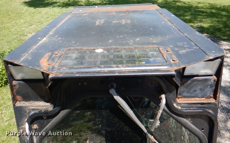 image for item IQ9480 1999 New Holland LX485  skid steer loader