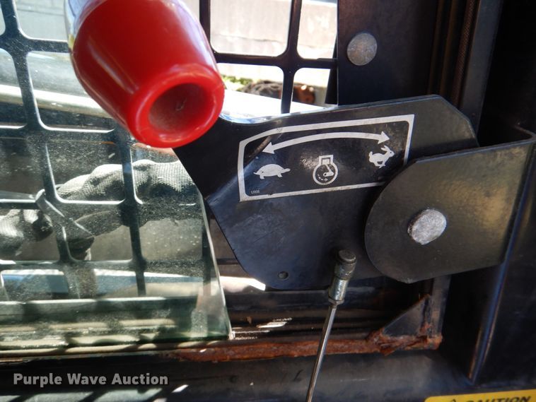 image for item IQ9480 1999 New Holland LX485  skid steer loader