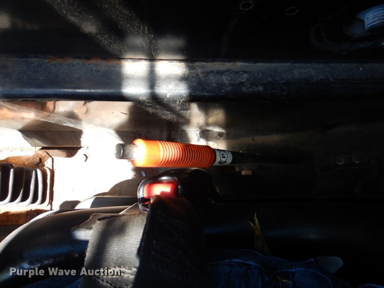 image for item IQ9480 1999 New Holland LX485  skid steer loader