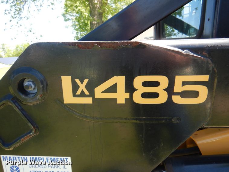image for item IQ9480 1999 New Holland LX485  skid steer loader