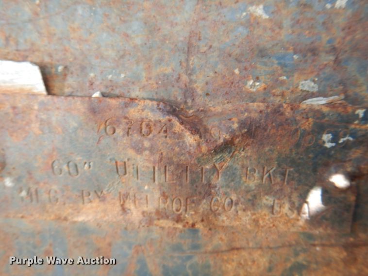 image for item IQ9481 1995 New Holland LX565  skid steer loader