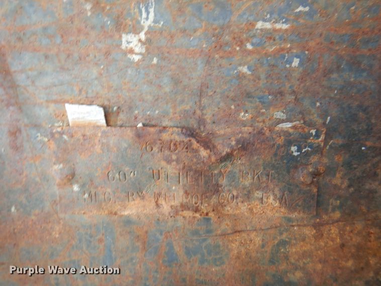 image for item IQ9481 1995 New Holland LX565  skid steer loader