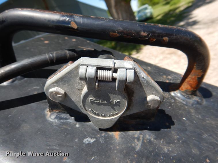 image for item IQ9481 1995 New Holland LX565  skid steer loader