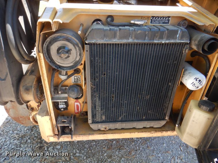 image for item IQ9481 1995 New Holland LX565  skid steer loader