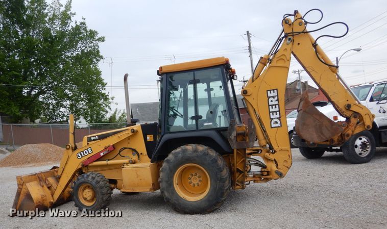 image for item IT9062 1998 John Deere 310E  backhoe