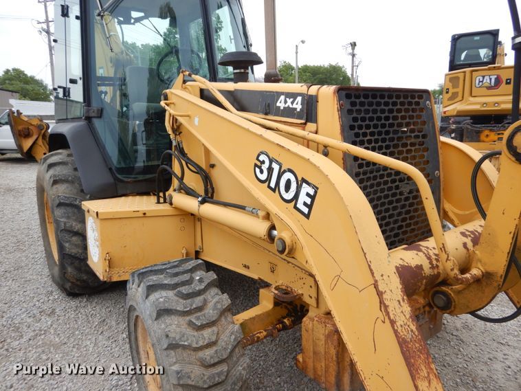 image for item IT9062 1998 John Deere 310E  backhoe