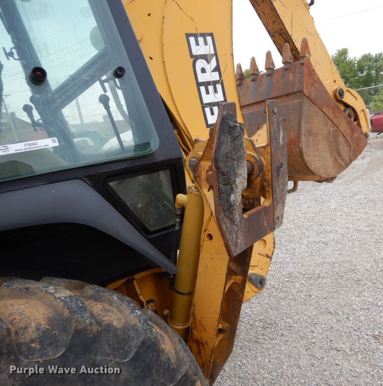 image for item IT9062 1998 John Deere 310E  backhoe