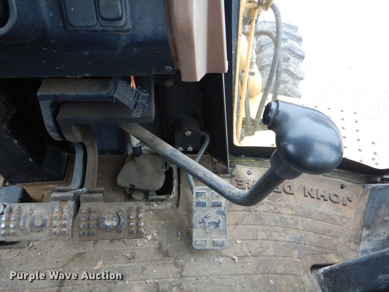 image for item IT9062 1998 John Deere 310E  backhoe