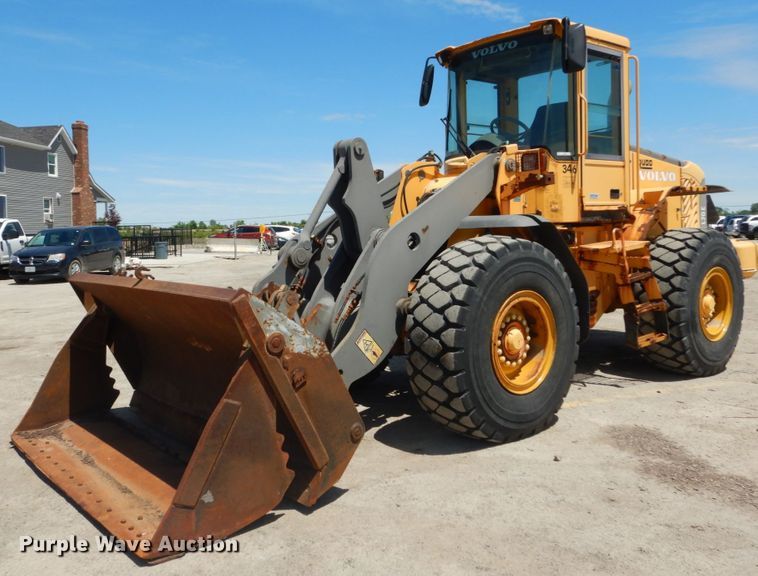 image for item IT9068 2004 Volvo L70E  wheel loader