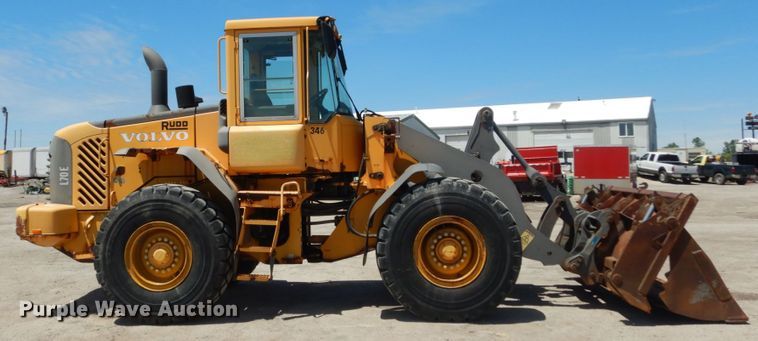 image for item IT9068 2004 Volvo L70E  wheel loader
