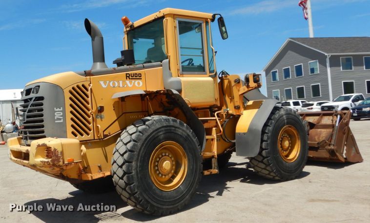 image for item IT9068 2004 Volvo L70E  wheel loader