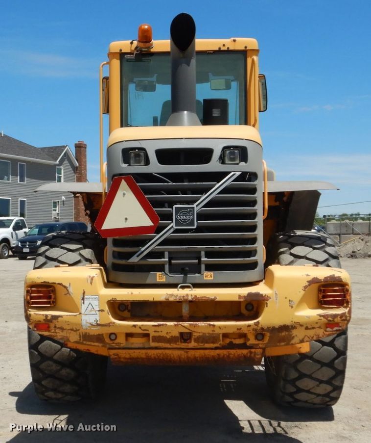 image for item IT9068 2004 Volvo L70E  wheel loader