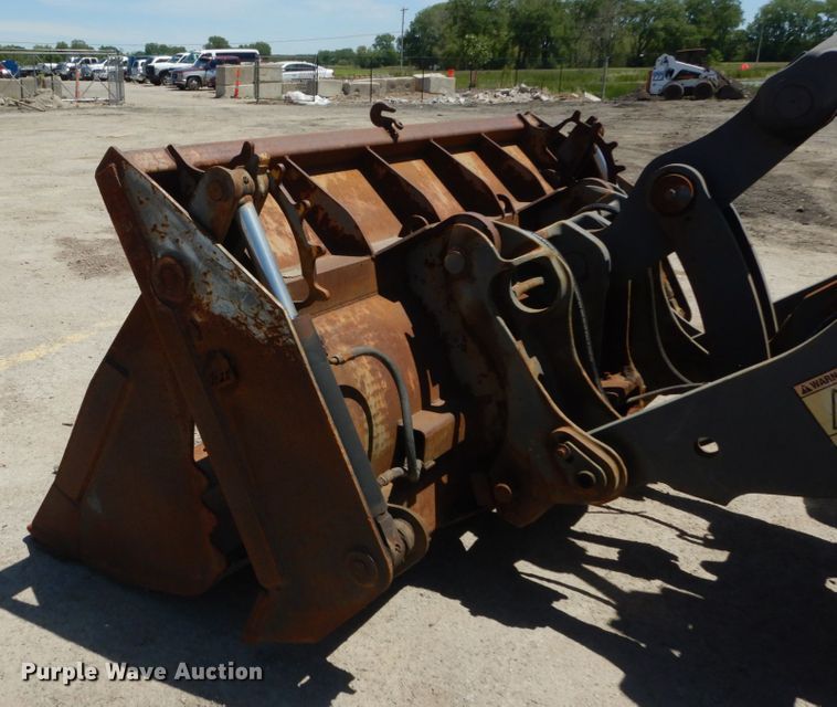 image for item IT9068 2004 Volvo L70E  wheel loader