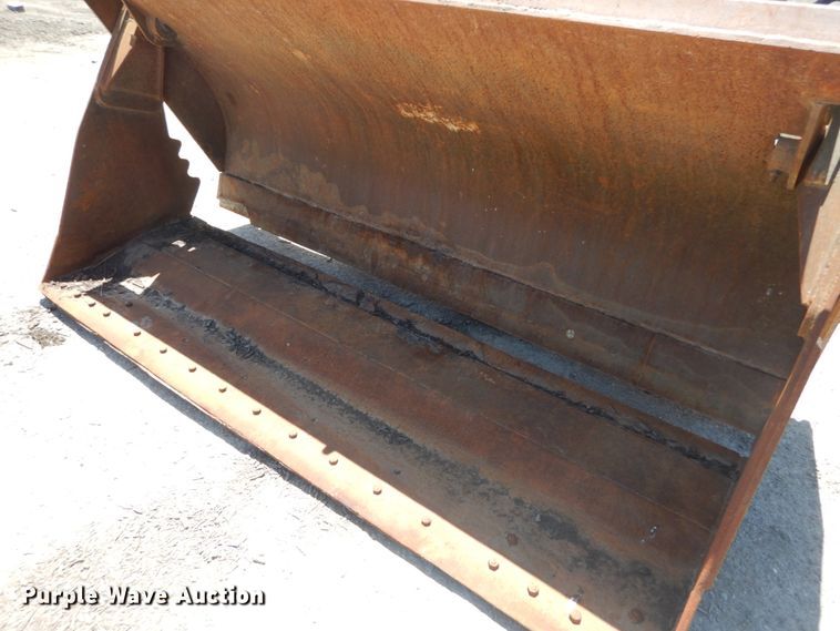 image for item IT9068 2004 Volvo L70E  wheel loader