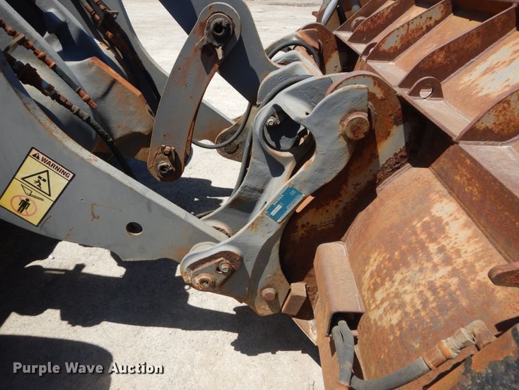 image for item IT9068 2004 Volvo L70E  wheel loader