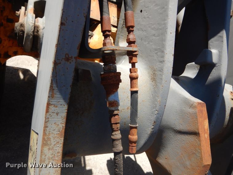 image for item IT9068 2004 Volvo L70E  wheel loader