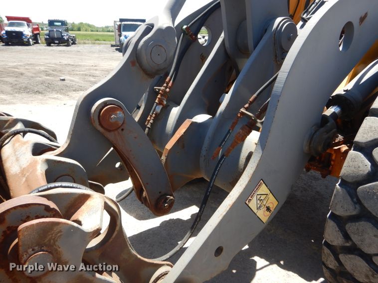 image for item IT9068 2004 Volvo L70E  wheel loader