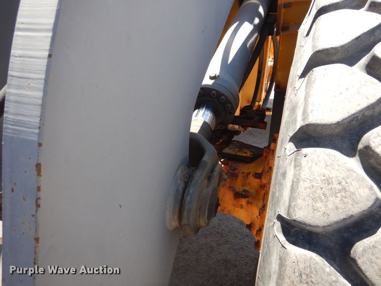 image for item IT9068 2004 Volvo L70E  wheel loader