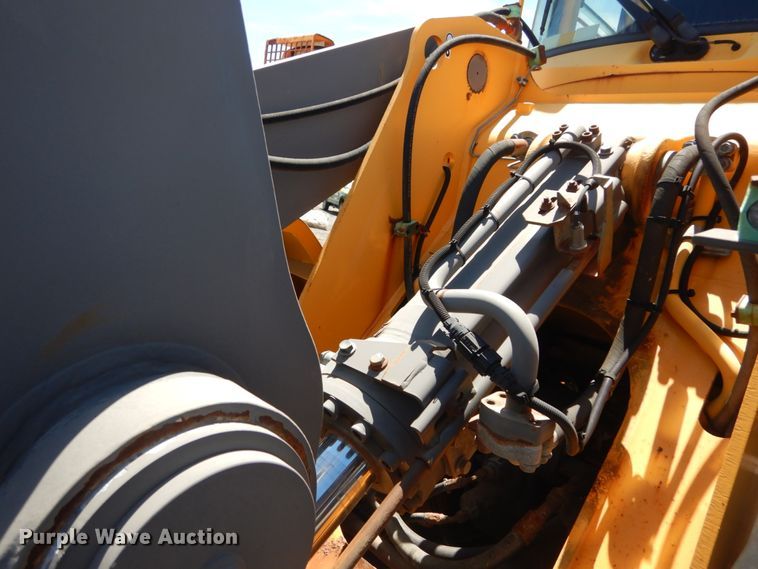 image for item IT9068 2004 Volvo L70E  wheel loader