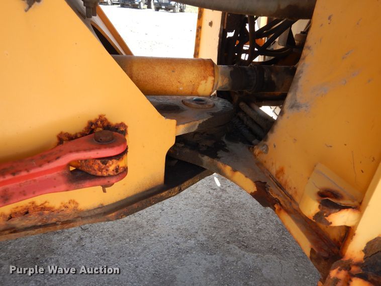 image for item IT9068 2004 Volvo L70E  wheel loader
