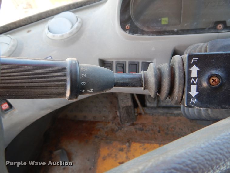 image for item IT9068 2004 Volvo L70E  wheel loader