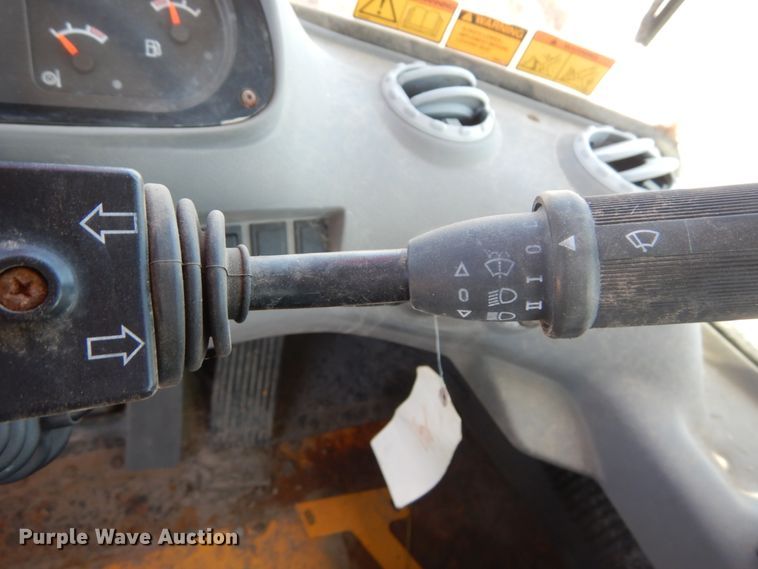 image for item IT9068 2004 Volvo L70E  wheel loader