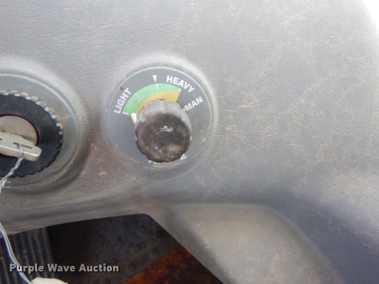 image for item IT9068 2004 Volvo L70E  wheel loader