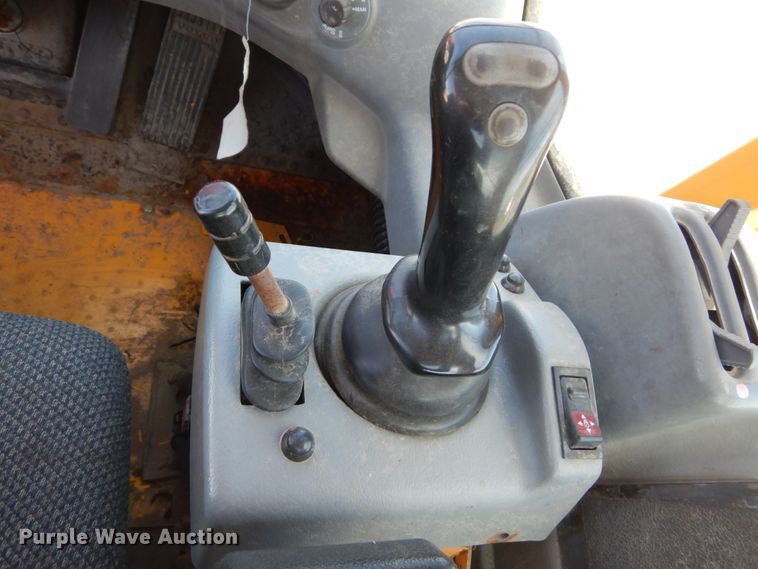 image for item IT9068 2004 Volvo L70E  wheel loader