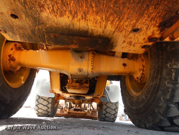 image for item IT9068 2004 Volvo L70E  wheel loader