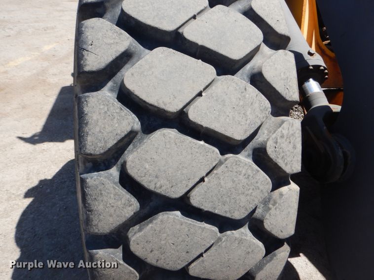 image for item IT9068 2004 Volvo L70E  wheel loader